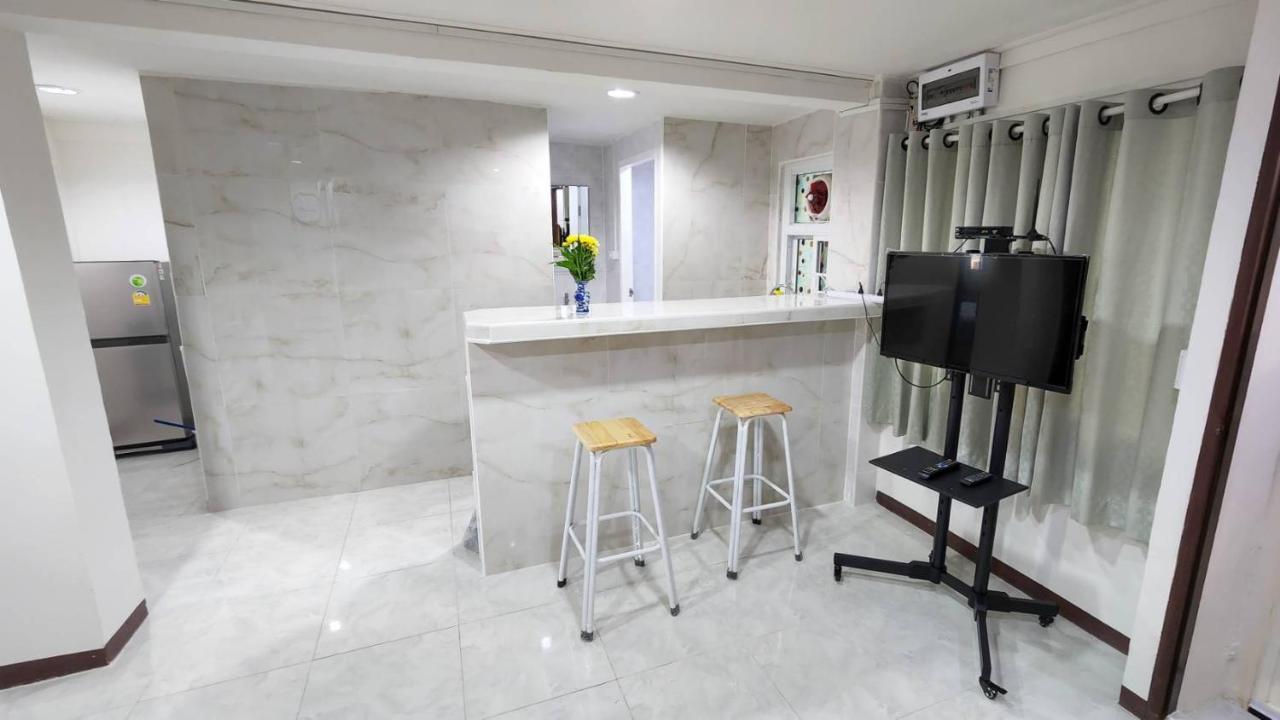 Apartment A4 Dindaeng Bangkok Kültér fotó